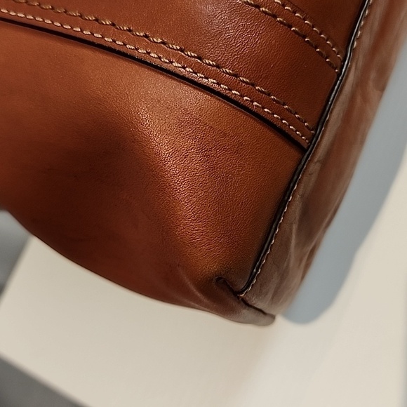 Coach Gigi Tote - Picture 12 of 17